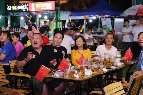 嘉士伯啤酒花園20多年的參節(jié)經(jīng)歷和啤酒品質，也成為市民游客心中的“活招牌”