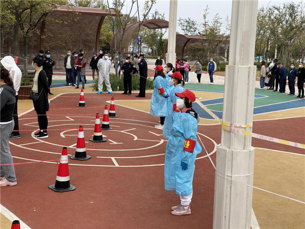 街頭閃耀“志愿紅”，市北區(qū)各方齊心協(xié)力筑牢防疫堅(jiān)實(shí)堡壘