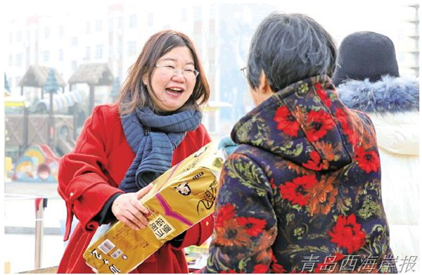 “最美新區(qū)人”候選人：隱珠街道石橋管區(qū)黨委副書記、主任，雙珠路社區(qū)黨委書記 張英