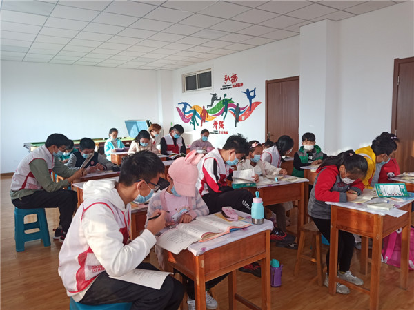 嶗山區(qū)愛心課堂正式落地，與孩子在社區(qū)共度假期