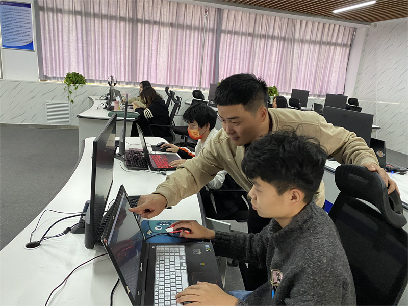 學生就業(yè)搶手“零過度” 恒星學院打造產(chǎn)教融合、校企合作的“示范基地”