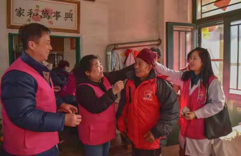 12.5國際志愿者日|市北區(qū)志愿服務(wù)團隊持續(xù)推進“暖冬行動”，溫暖孤寡老人