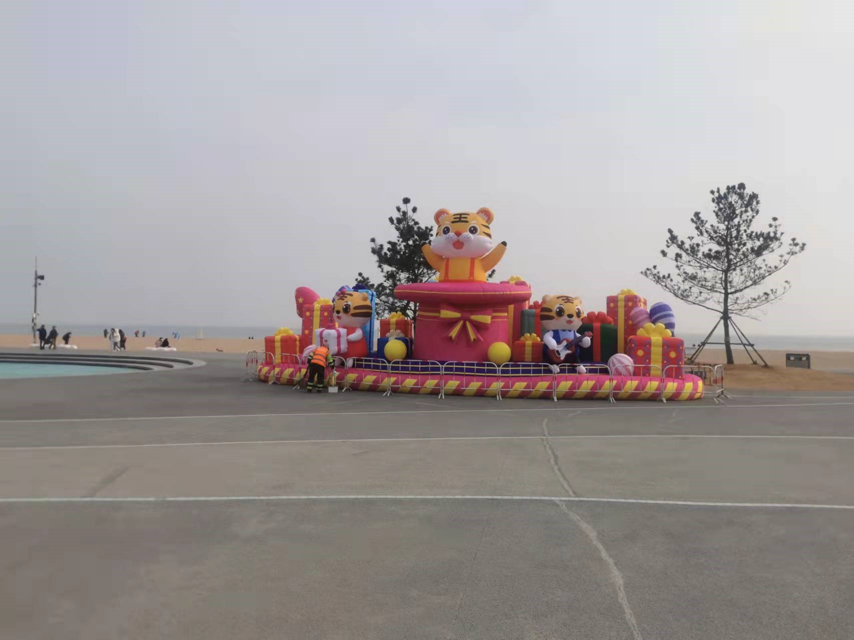 這里燈光璀璨年味濃 嶗山區(qū)城市管理局積極開(kāi)展氛圍營(yíng)造活動(dòng)