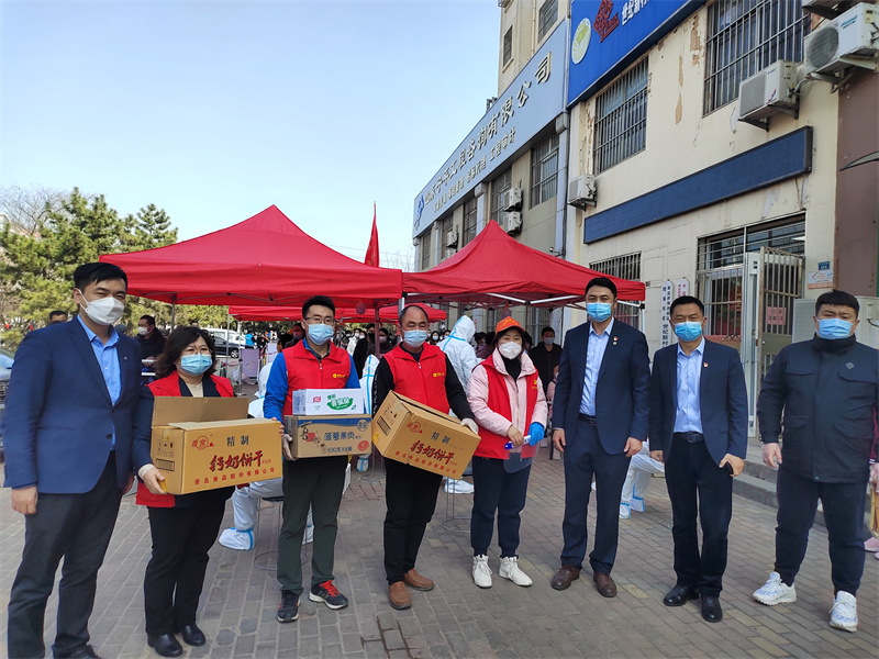 央企責任擔當 為“逆行者”保駕護航 中國人壽青島市分公司5萬份新冠肺炎特定保險送一線防疫人員