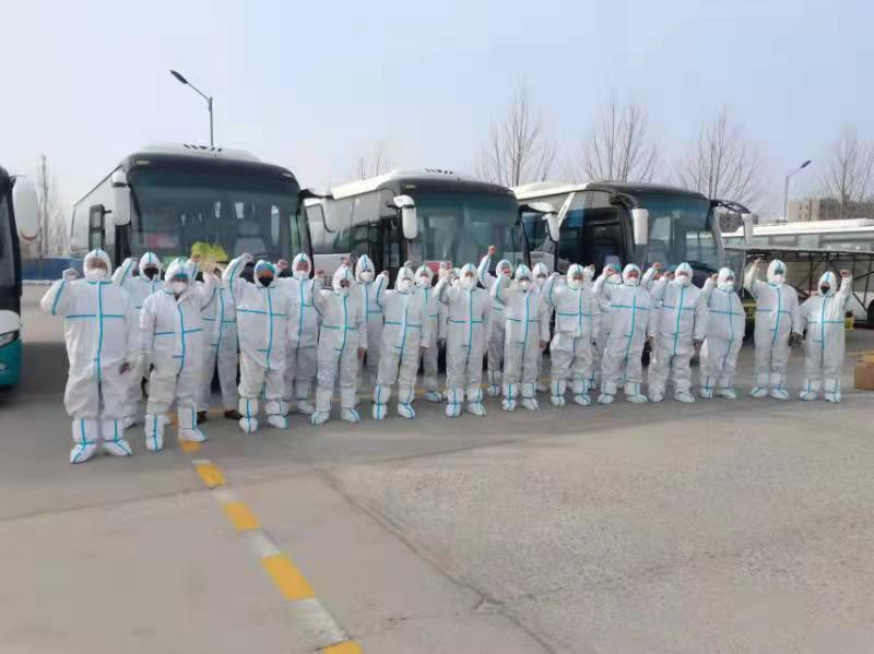 疫情解封 “回家行動(dòng)”：交運(yùn)萊西事業(yè)部30部客車再成風(fēng)景