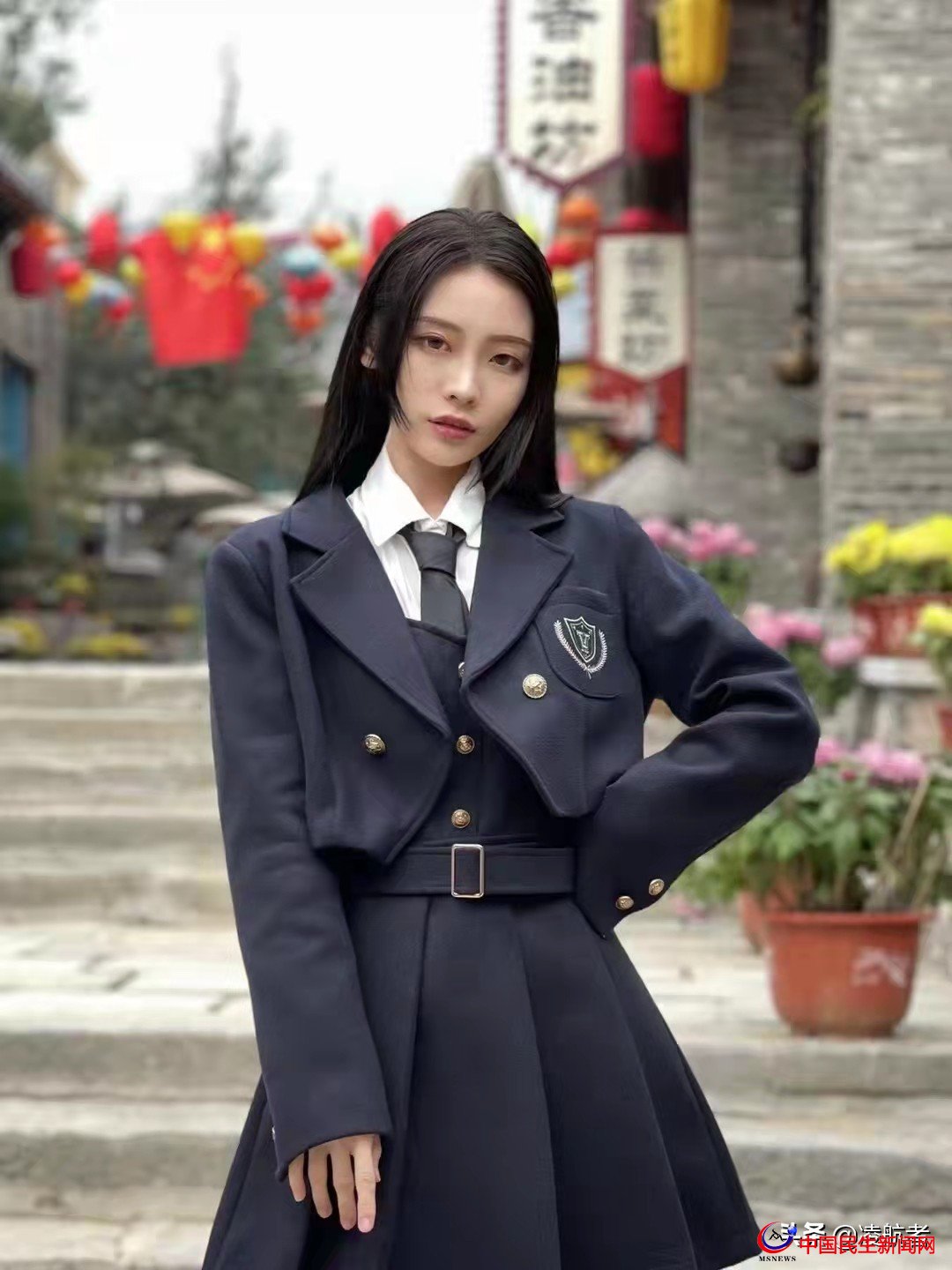 青島大嫚：國內(nèi)知名博主舒芙蕾蕾，身高168CM，體重45KG