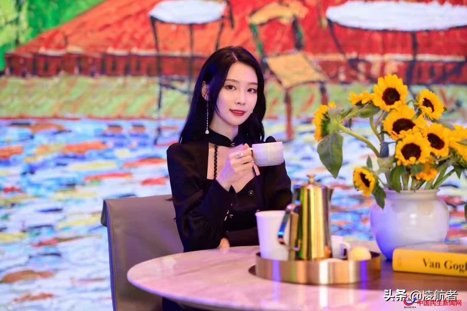 青島大嫚：國內(nèi)知名博主舒芙蕾蕾，身高168CM，體重45KG