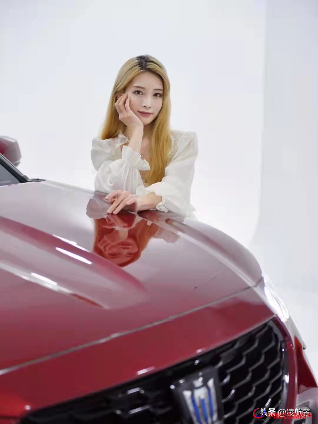 青島大嫚：國內(nèi)知名博主舒芙蕾蕾，身高168CM，體重45KG