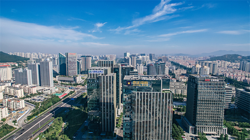 當(dāng)排頭 闖新路 嶗山區(qū)奮力在建設(shè)新時(shí)代社會(huì)主義現(xiàn)代化國(guó)際大都市道路上奮進(jìn)