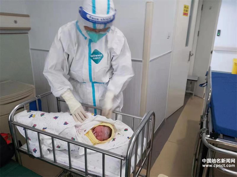 青島市北：封控區(qū)產(chǎn)婦家屬深情留言：“我看不清你的模樣，只知你是希望”