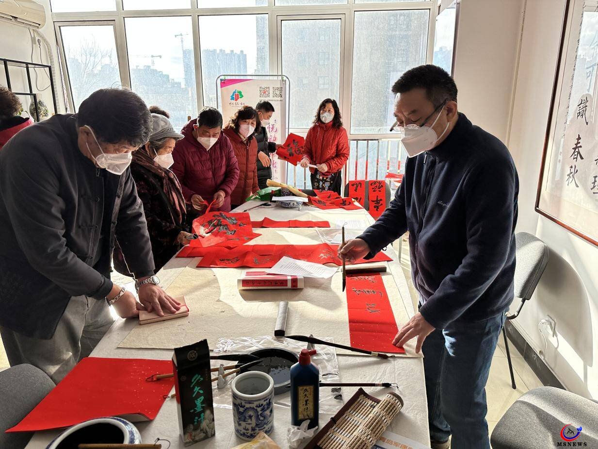 市北區(qū)大港街道開展“翰墨飄香迎新春”寫福送?；顒?dòng)