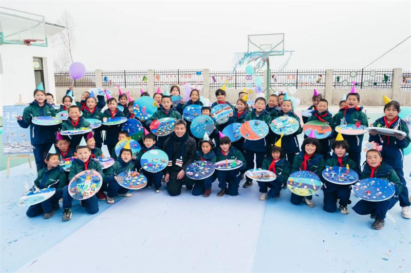 為少年尋海逐夢(mèng) ——中國(guó)人壽壽險(xiǎn)公司舉辦“藝術(shù)回山”愛(ài)心公益活動(dòng)