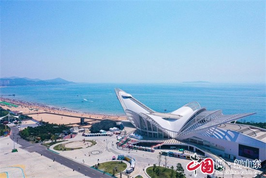 煥時代光彩 繪城市“詩與遠(yuǎn)方”——青島鳳凰之聲大劇院五周年慶