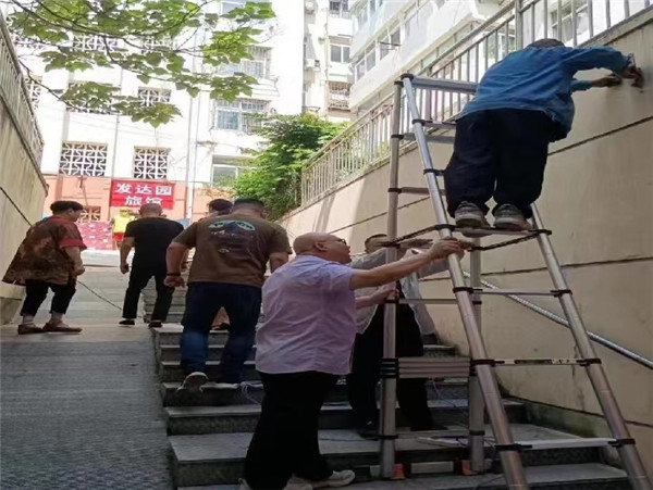 青島市南：政務熱線牽引 “小路燈”照亮“大民生”