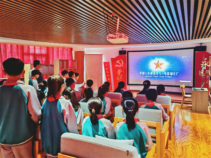 膠州市公安局：硬核警營(yíng)變成長(zhǎng)課堂 小小探險(xiǎn)家遇見(jiàn)平安魔法師